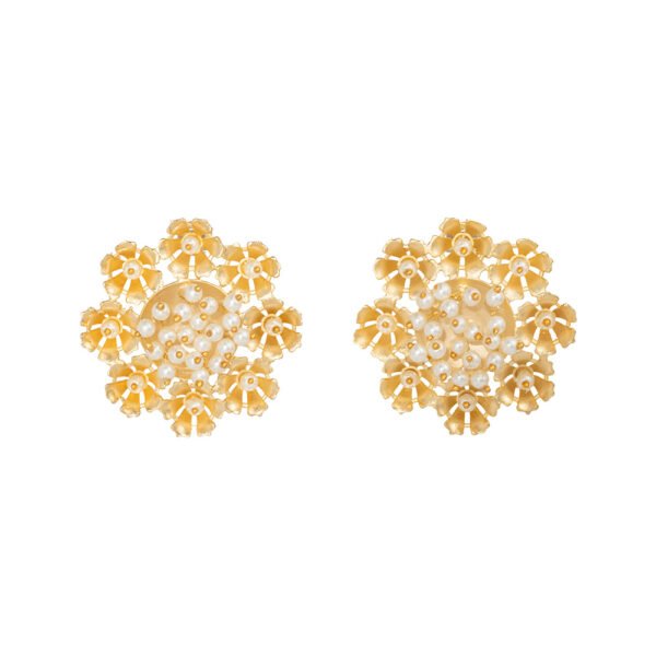 Fiona de Perla gold floral pearl earrings with elegant design